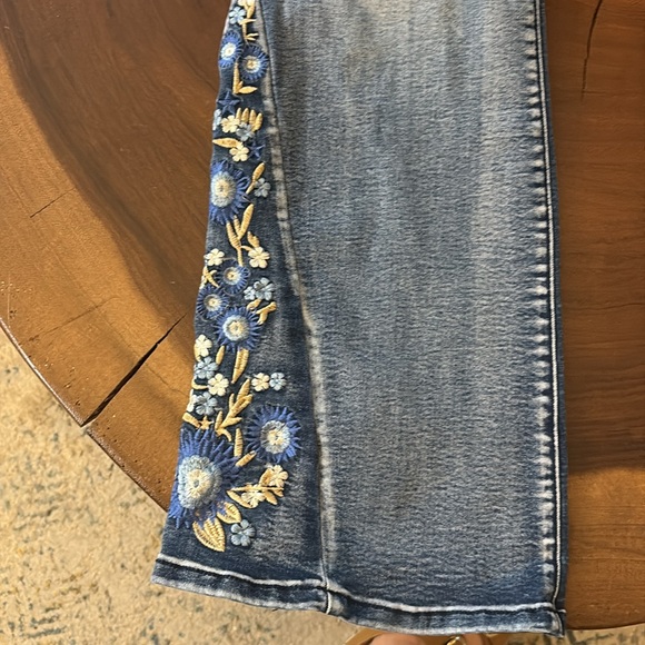 Fire and Rain Flare Wide Leg Jeans with Floral Embroidery/ Size 14 - Picture 5 of 9